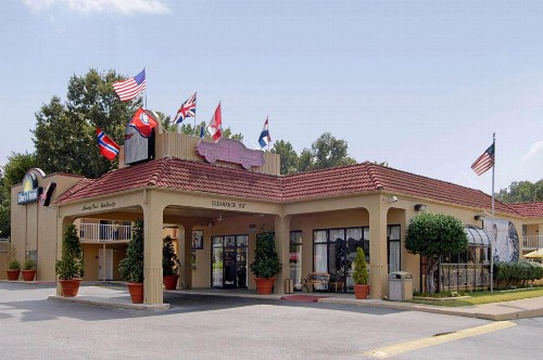 Days Inn by Wyndham Memphis at Graceland - image 11
