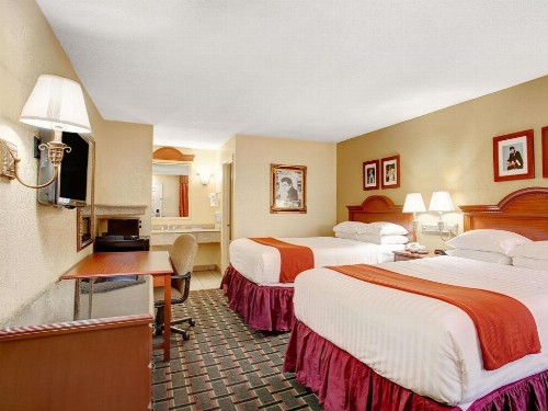 Days Inn by Wyndham Memphis at Graceland - image 2