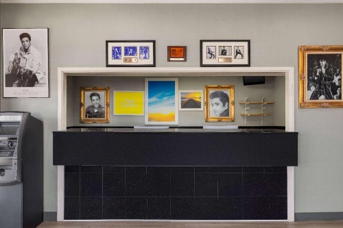 Days Inn by Wyndham Memphis at Graceland - image 27