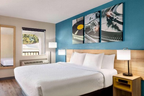 Days Inn by Wyndham Memphis at Graceland - image 31