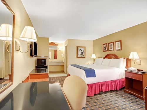 Days Inn by Wyndham Memphis at Graceland - image 43