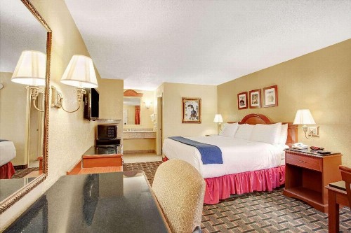 Days Inn by Wyndham Memphis at Graceland - image 50