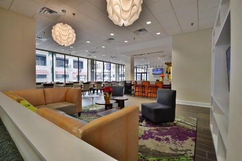 Holiday Inn - Memphis Downtown - Beale St. an IHG Hotel - image 2