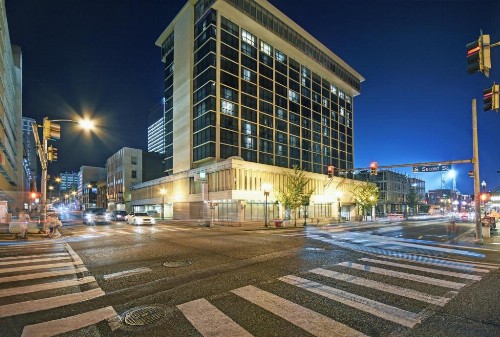 Holiday Inn - Memphis Downtown - Beale St. an IHG Hotel - image 3
