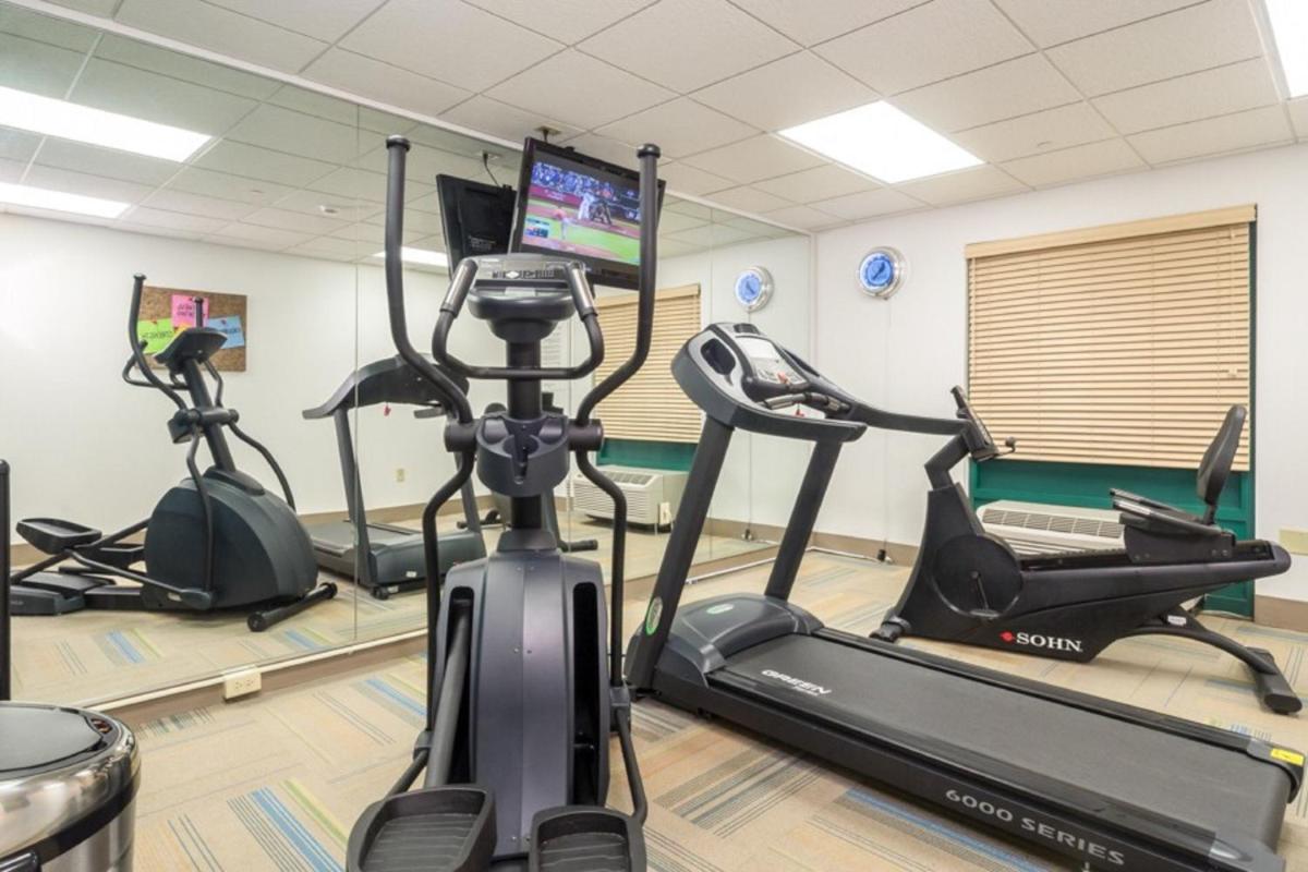 Holiday Inn Express Hotel & Suites Memphis Southwind an IHG Hotel - image 3