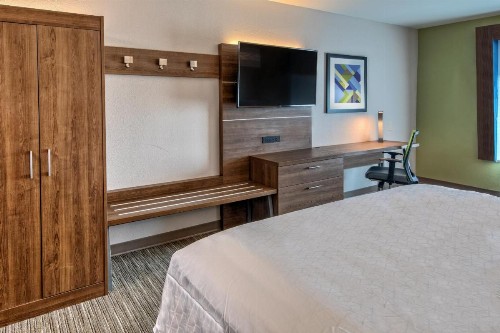 Holiday Inn Express Hotel & Suites Memphis Southwind an IHG Hotel - image 35