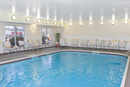 Fairfield Inn & Suites by Marriott Memphis East Galleria - image 2