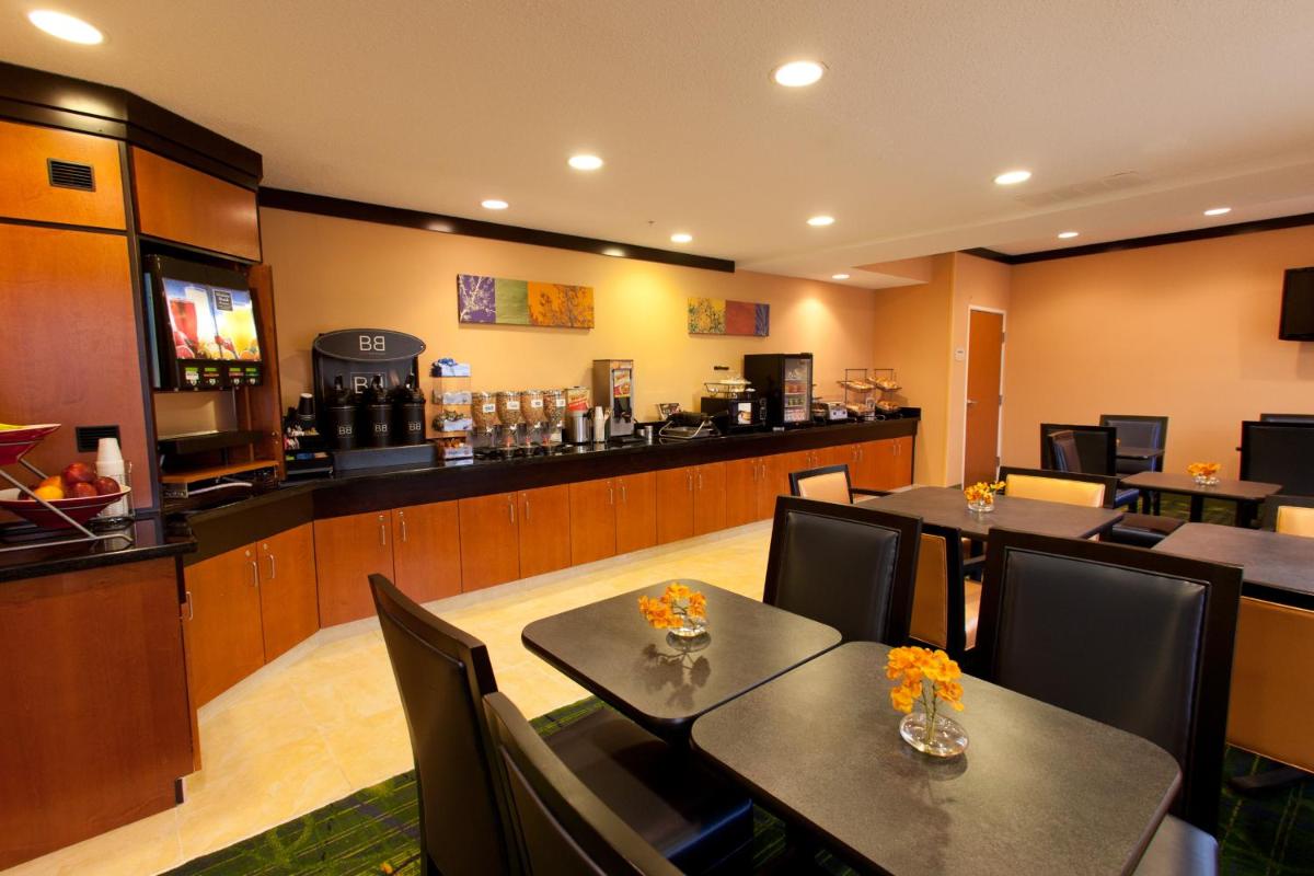 Fairfield Inn & Suites by Marriott Memphis East Galleria - image 3