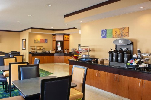 Fairfield Inn & Suites by Marriott Memphis East Galleria - image 6