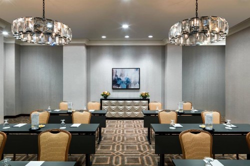 Sheraton Memphis Downtown - image 22