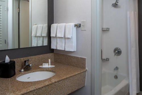Courtyard by Marriott Memphis East/Park Avenue - image 25
