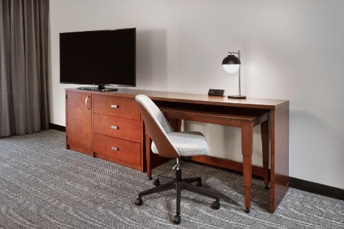 Courtyard by Marriott Memphis Airport - image 11