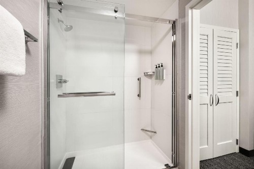 Courtyard by Marriott Memphis Airport - image 16
