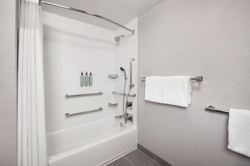 Courtyard by Marriott Memphis Airport - image 18