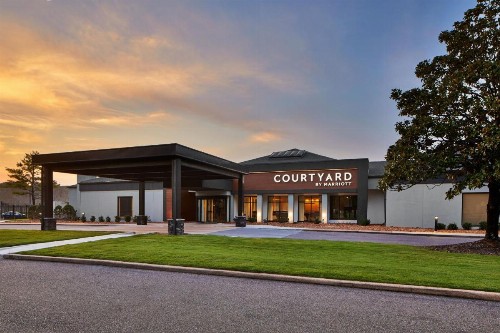 Courtyard by Marriott Memphis Airport - image 2