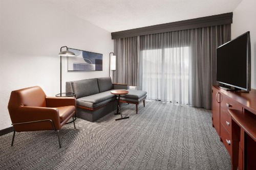 Courtyard by Marriott Memphis Airport - image 22