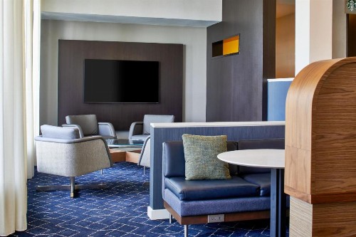 Courtyard by Marriott Memphis Airport - image 25
