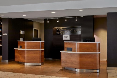 Courtyard by Marriott Memphis Airport - image 3