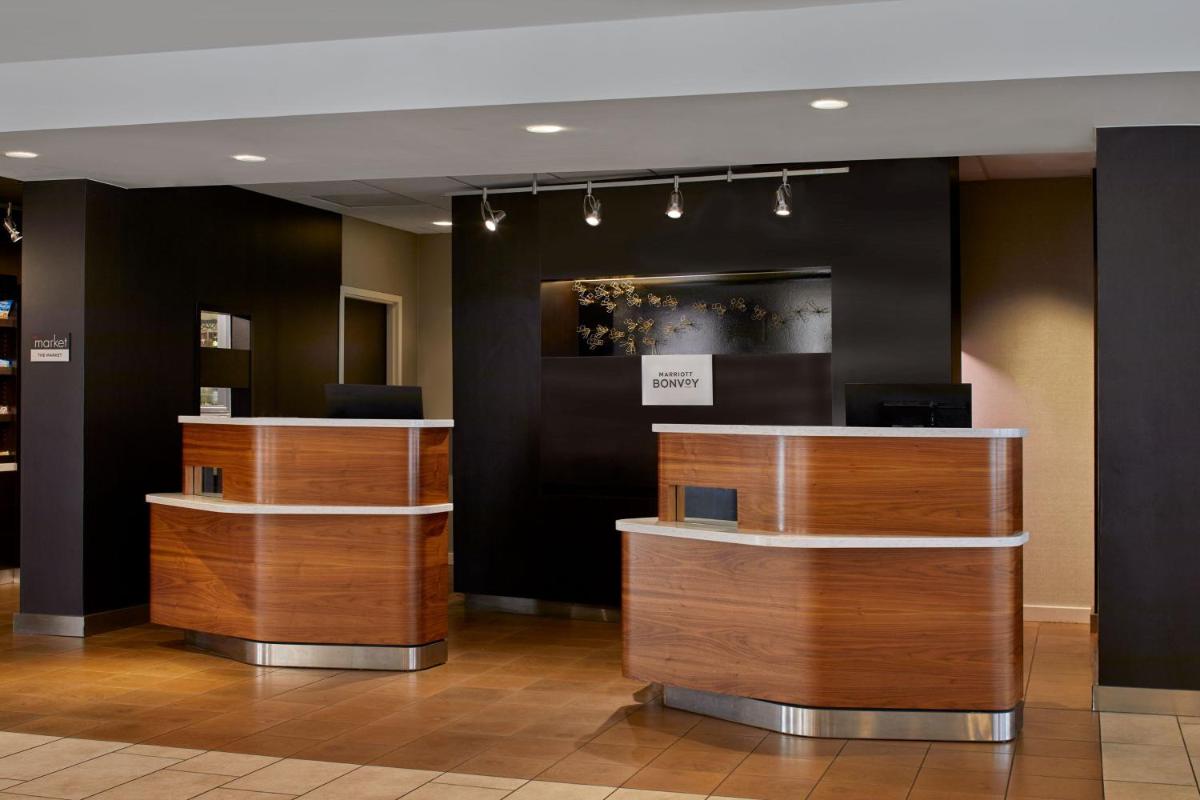 Courtyard by Marriott Memphis Airport - image 3