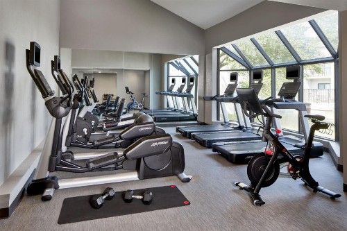 Courtyard by Marriott Memphis Airport - image 33
