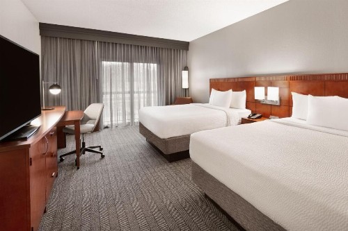 Courtyard by Marriott Memphis Airport - image 7
