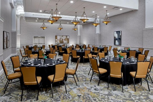 SpringHill Suites Memphis Downtown - image 37