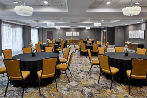 SpringHill Suites Memphis Downtown - image 43