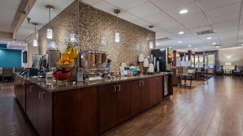 Best Western Plus Galleria Inn & Suites - image 17