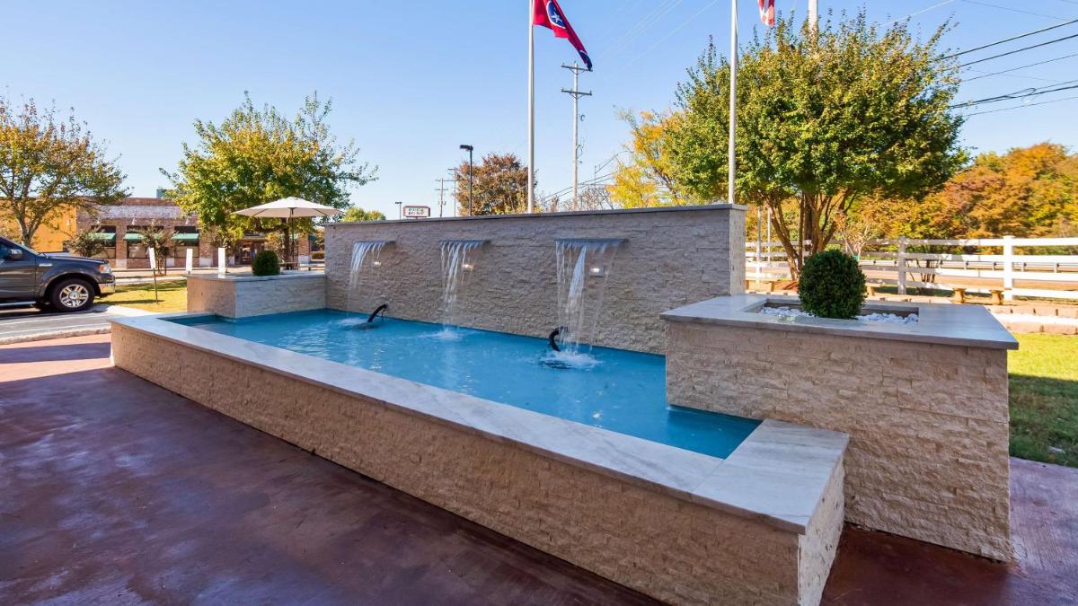 Best Western Plus Galleria Inn & Suites - image 5