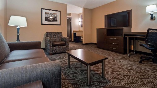 Best Western Plus Galleria Inn & Suites - image 6