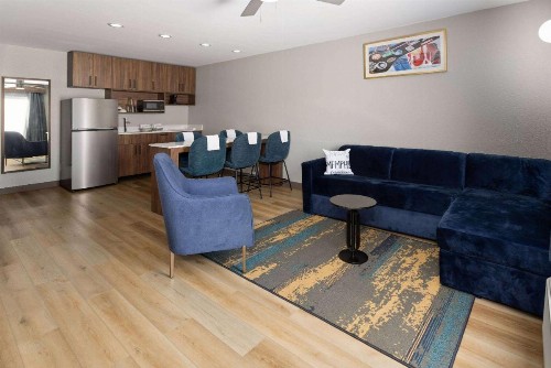 Quality Suites I-240 East-Airport - image 37