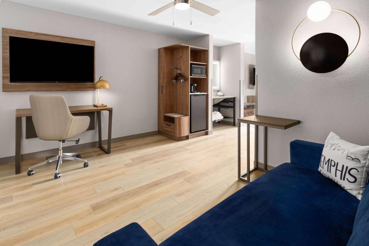 Quality Suites I-240 East-Airport - image 4