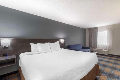 Super 8 by Wyndham Memphis/Dwtn/Graceland Area - image 23
