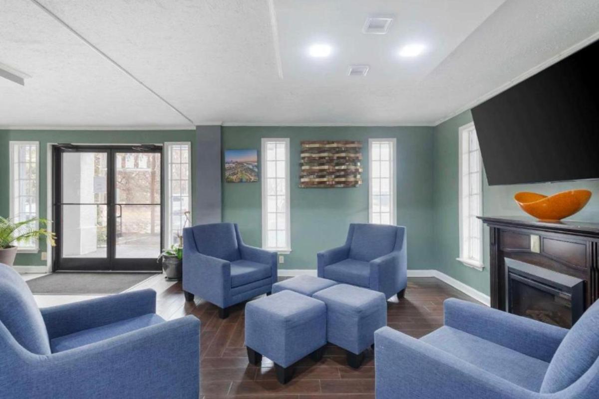 Super 8 by Wyndham Memphis/Dwtn/Graceland Area - image 7