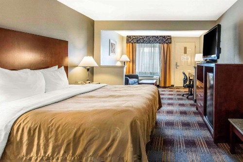 Quality Inn Airport I-240 - image 15
