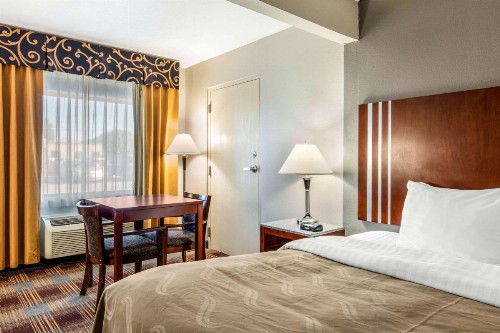 Quality Inn Airport I-240 - image 17
