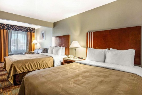 Quality Inn Airport I-240 - image 20