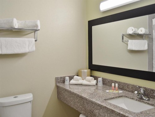 America's Best Value Inn - Memphis Airport - image 17