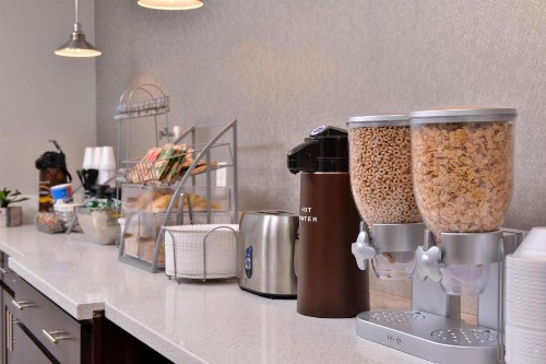 America's Best Value Inn - Memphis Airport - image 3