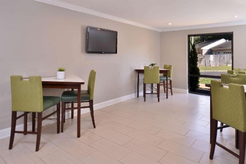 America's Best Value Inn - Memphis Airport - image 8