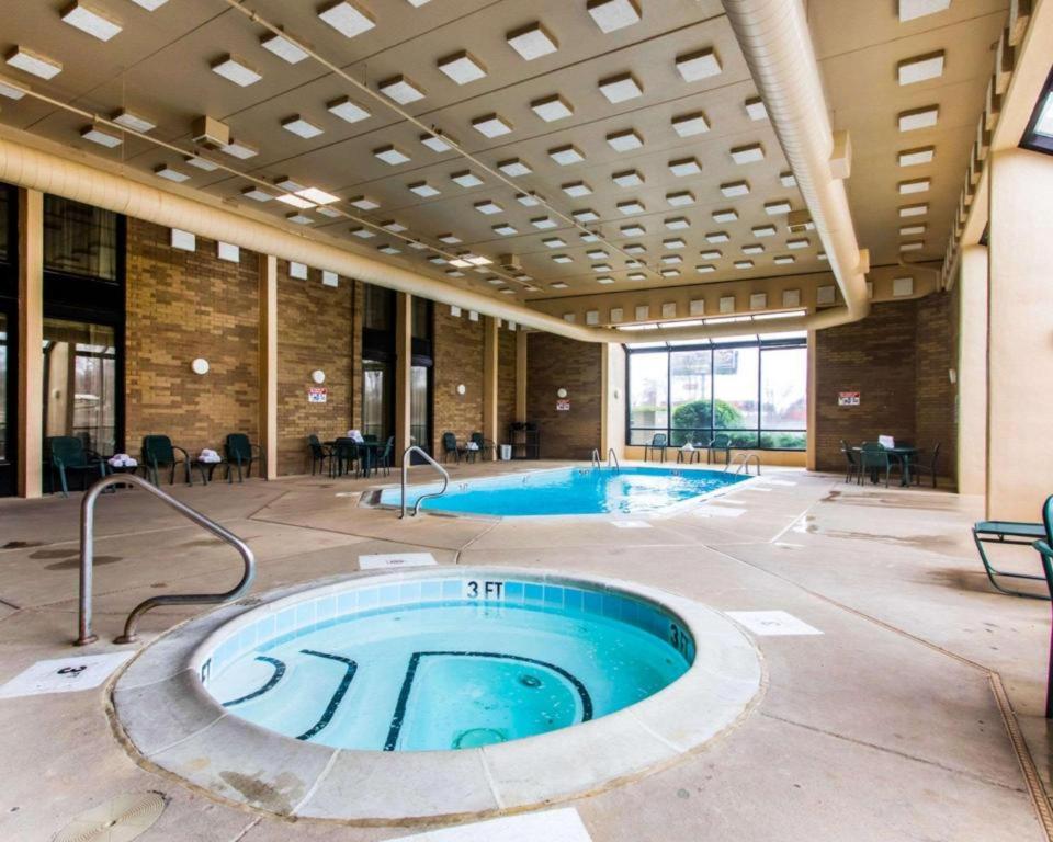 AmericInn by Wyndham Memphis East - image 4