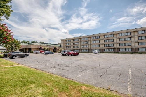 OYO Hotel Memphis TN I-40 - image 5