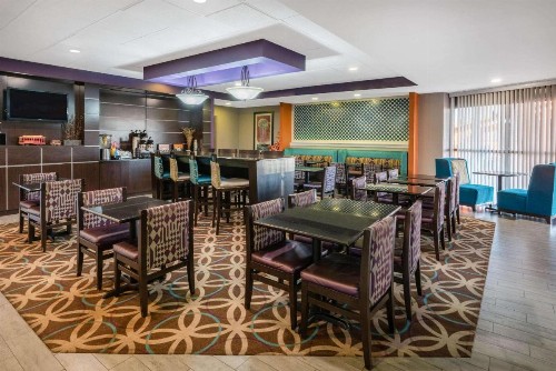 La Quinta by Wyndham Memphis Airport Graceland - image 11