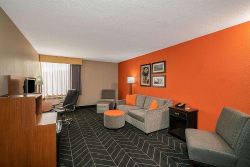 La Quinta by Wyndham Memphis Airport Graceland - image 20