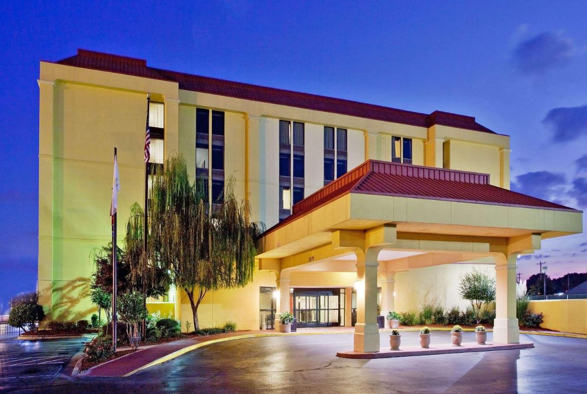 La Quinta by Wyndham Memphis Airport Graceland - image 6