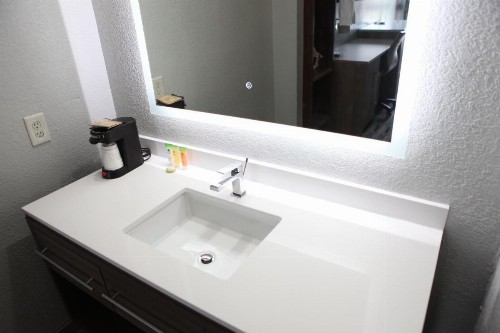 Budgetel Inn & Suites Memphis - image 19