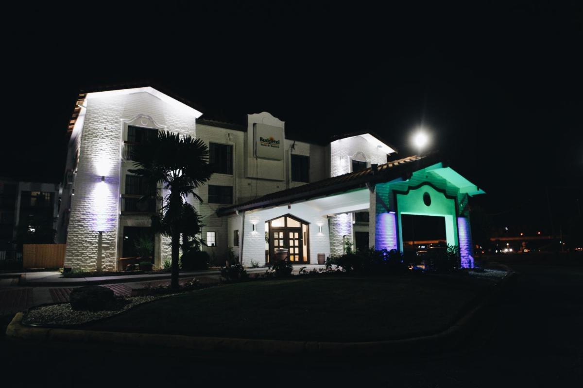 Budgetel Inn & Suites Memphis - image 2