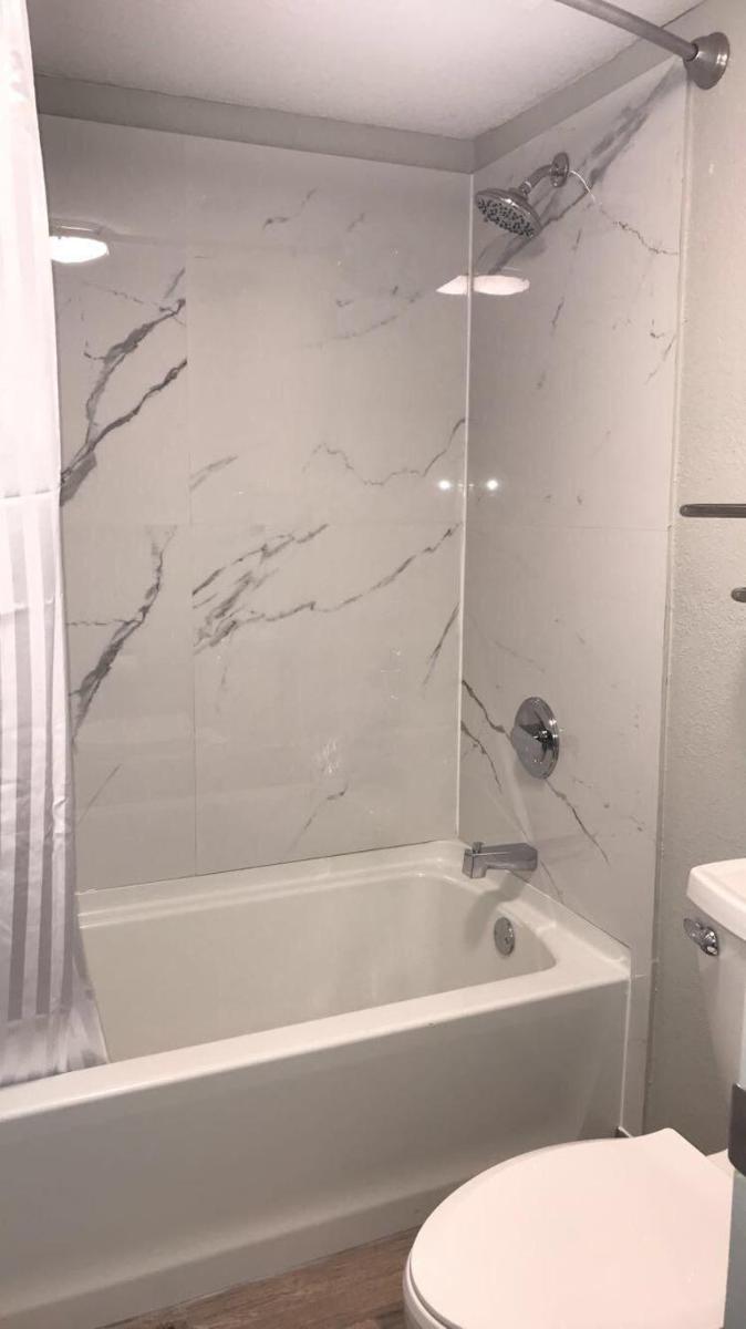 Budgetel Inn & Suites Memphis - image 7