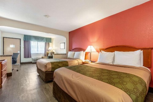 Econo Lodge Inn & Suites Memphis - image 50