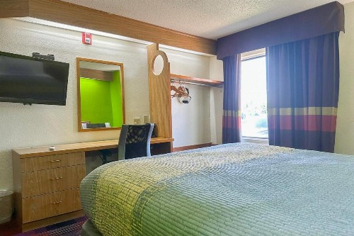 Rodeway Inn Memphis - image 27